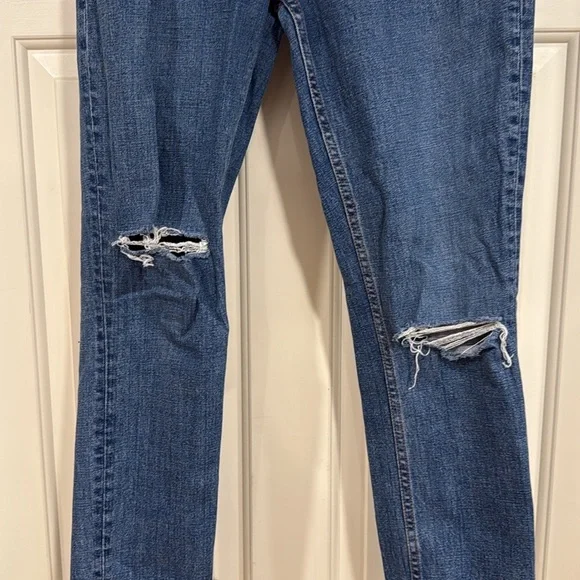 Abercrombie & Fitch Dark Wash Distressed The Skinny High Rise Jeans - Picture 4 of 6